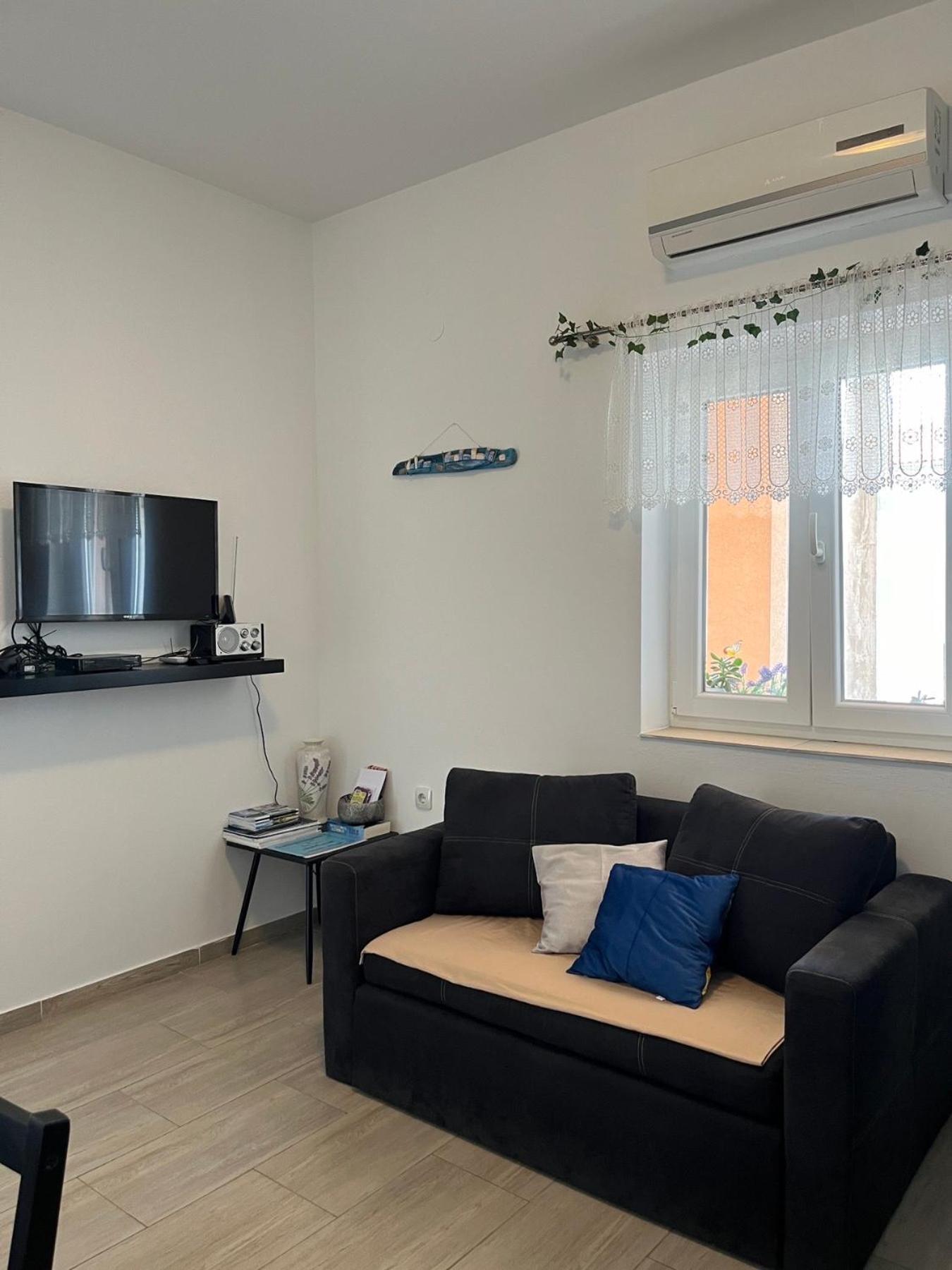 Apartments Mediterano Senj  Buitenkant foto